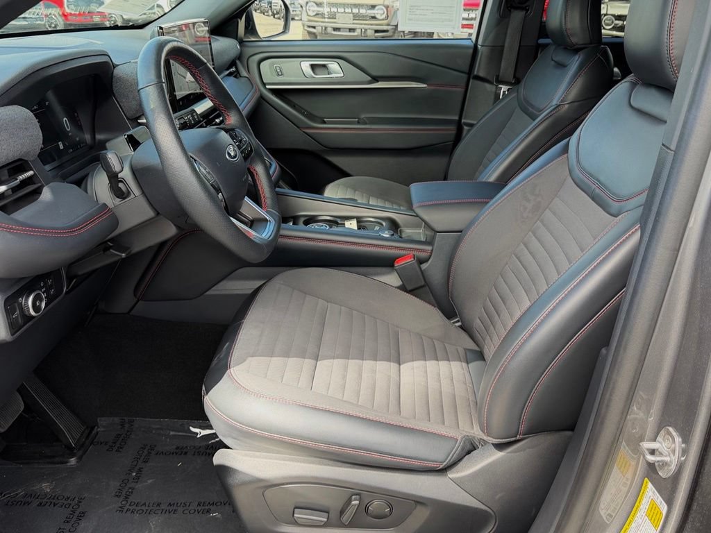 Certified 2025 Ford Explorer ST-Line AWD/4WD image 16