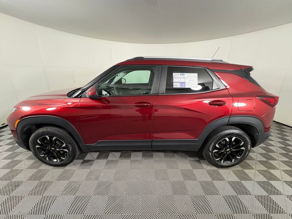 Used 2022 Chevrolet TrailBlazer LT image 2