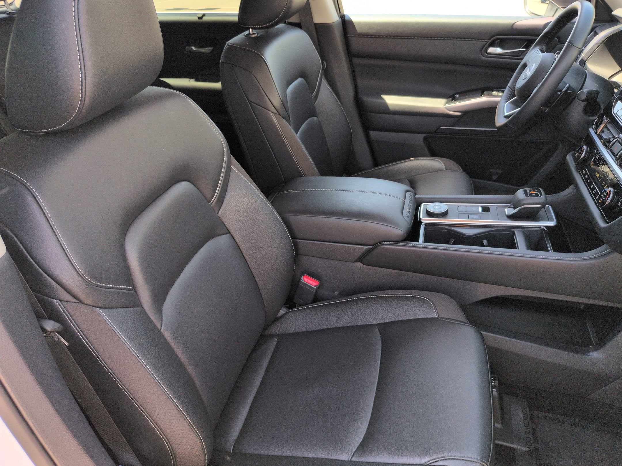 Used 2025 Nissan Pathfinder SL w/ SL Premium Package AWD/4WD image 37