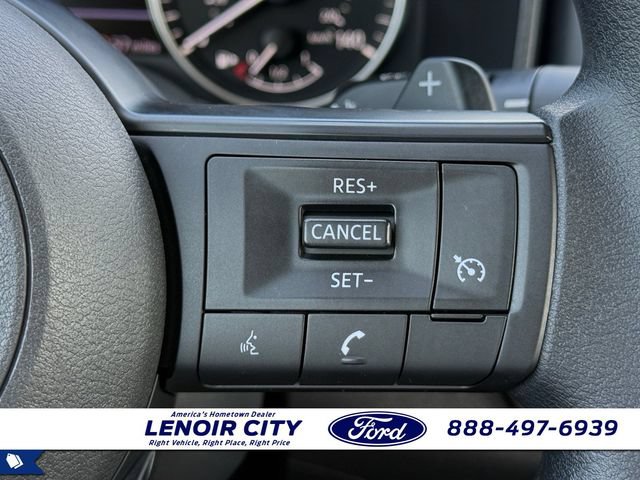 Used 2024 Nissan Rogue S AWD/4WD image 21