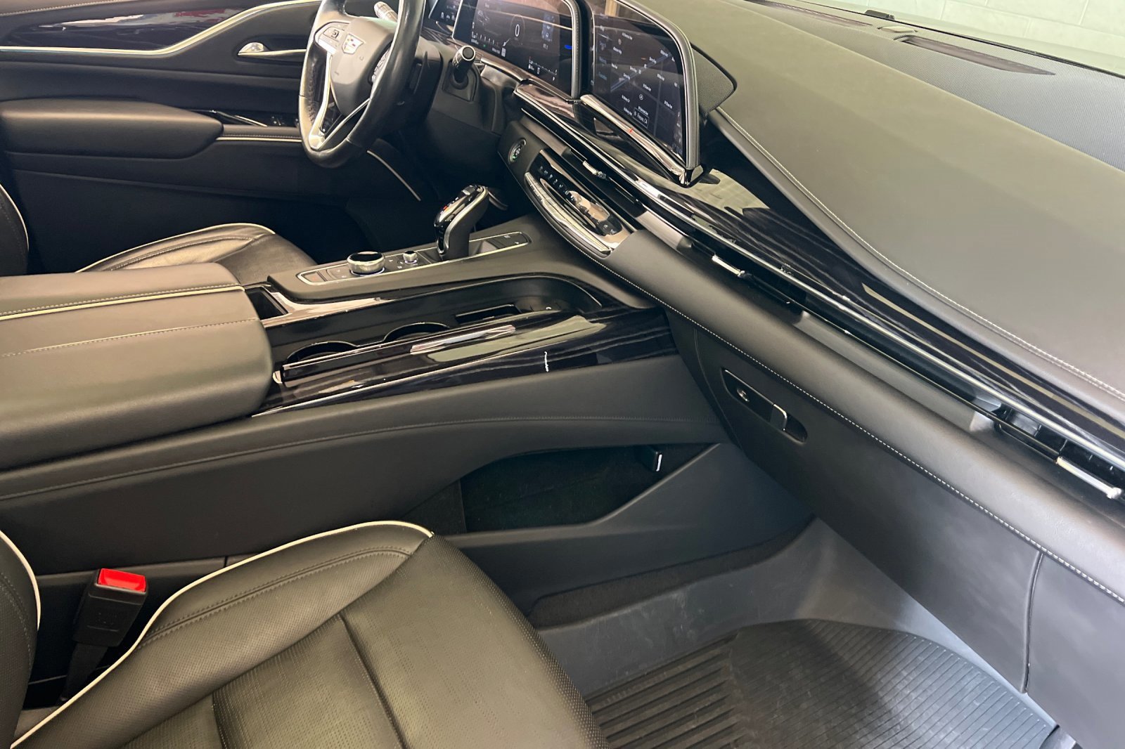 Used 2021 Cadillac Escalade Sport w/ Driver Assist Tech Package image 18