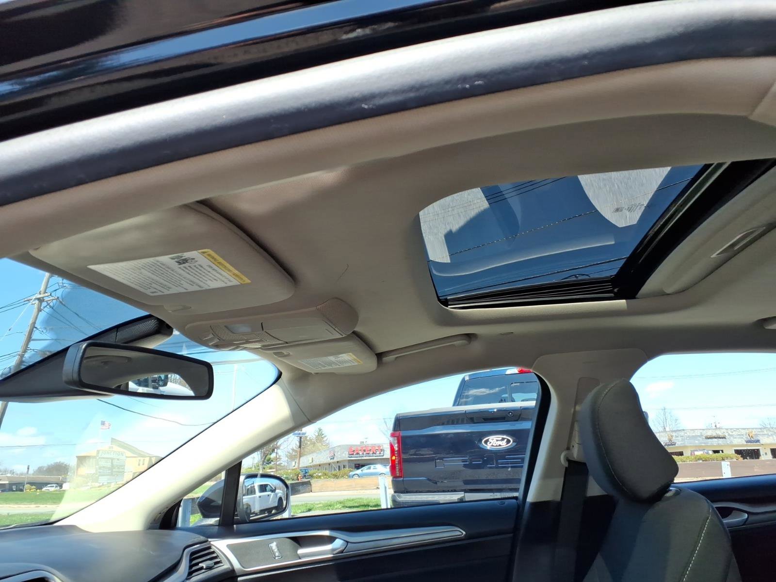 Certified 2020 Ford Fusion SE FWD image 11