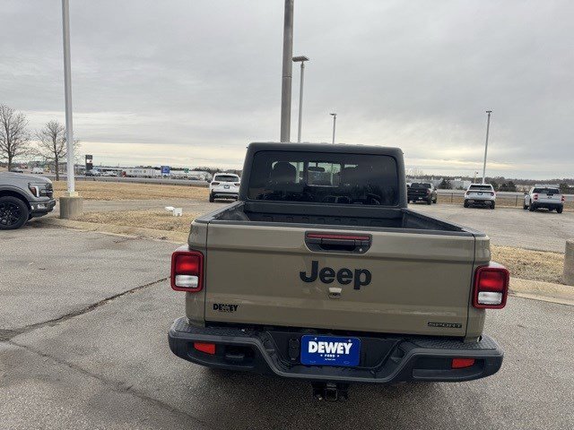 Used 2020 Jeep Gladiator Sport w/ Quick Order Package 24S image 4