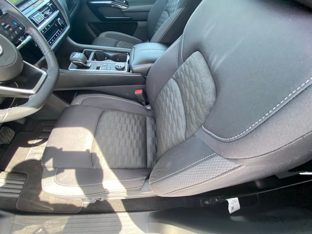 Used 2022 Nissan Pathfinder SV w/ SV Black Package image 21