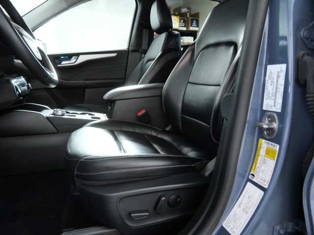 Certified 2024 Ford Escape Platinum AWD/4WD image 17