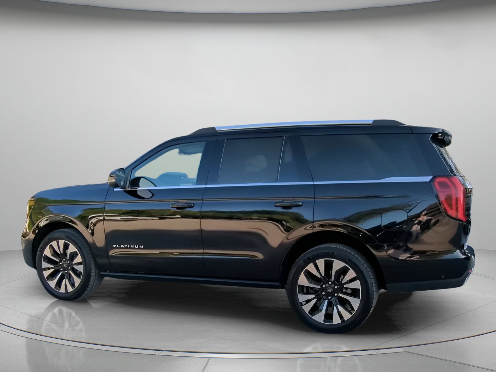 Certified 2025 Ford Expedition Platinum w/ Driver's Package AWD/4WD image 18