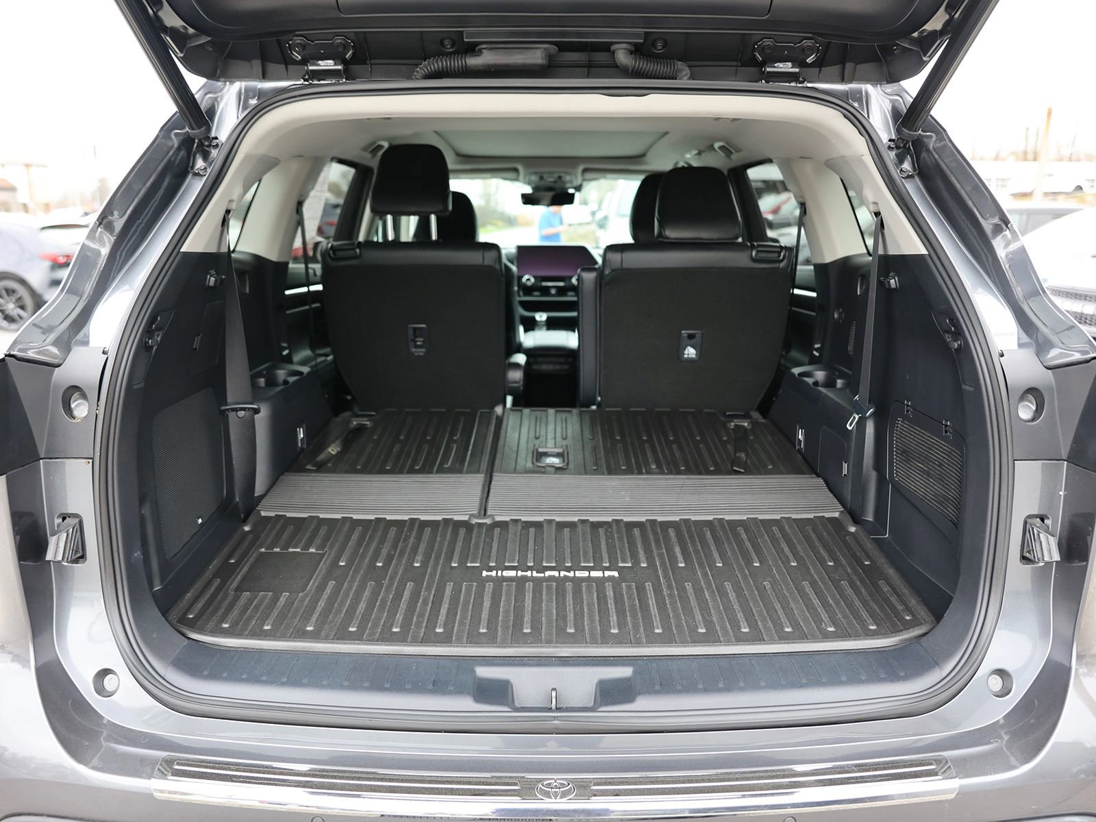 Used 2023 Toyota Highlander Platinum AWD/4WD image 13