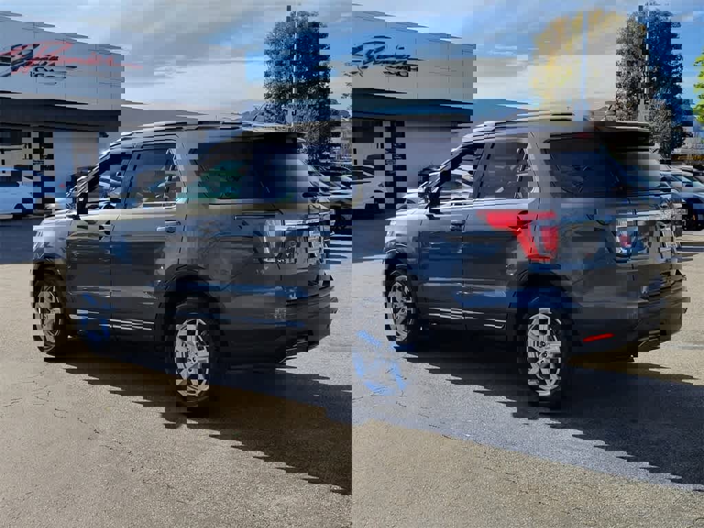 Certified 2019 Ford Explorer XLT w/ Equipment Group 201A image 3