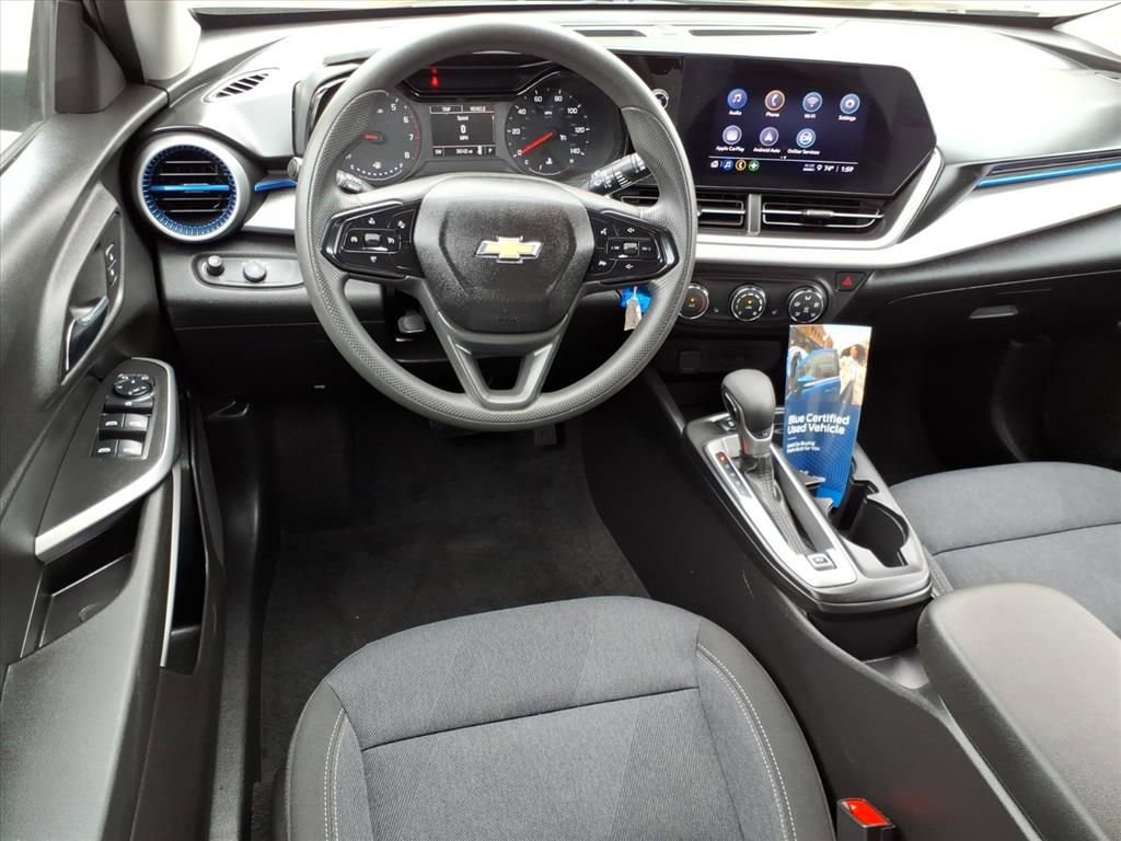 Used 2024 Chevrolet Trax LS w/ LS Convenience Package image 10