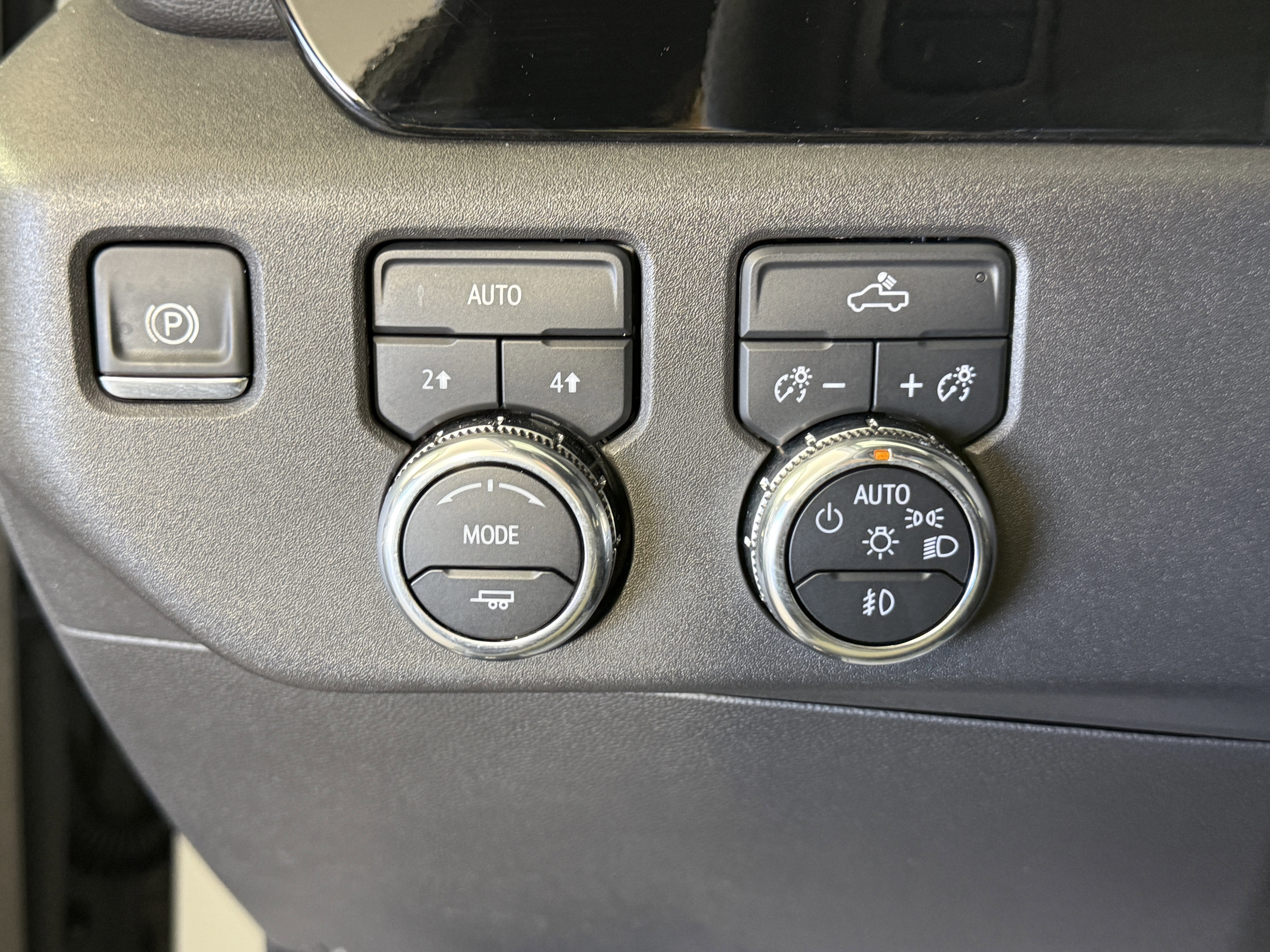 Used 2024 GMC Sierra 1500 Elevation image 25