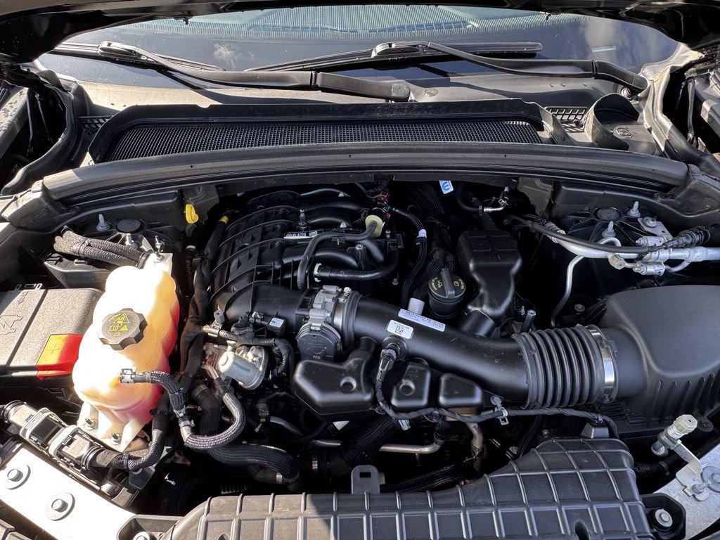 Used 2023 Jeep Grand Cherokee Laredo image 39