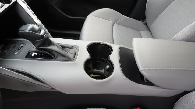 Used 2022 Toyota Venza LE image 18