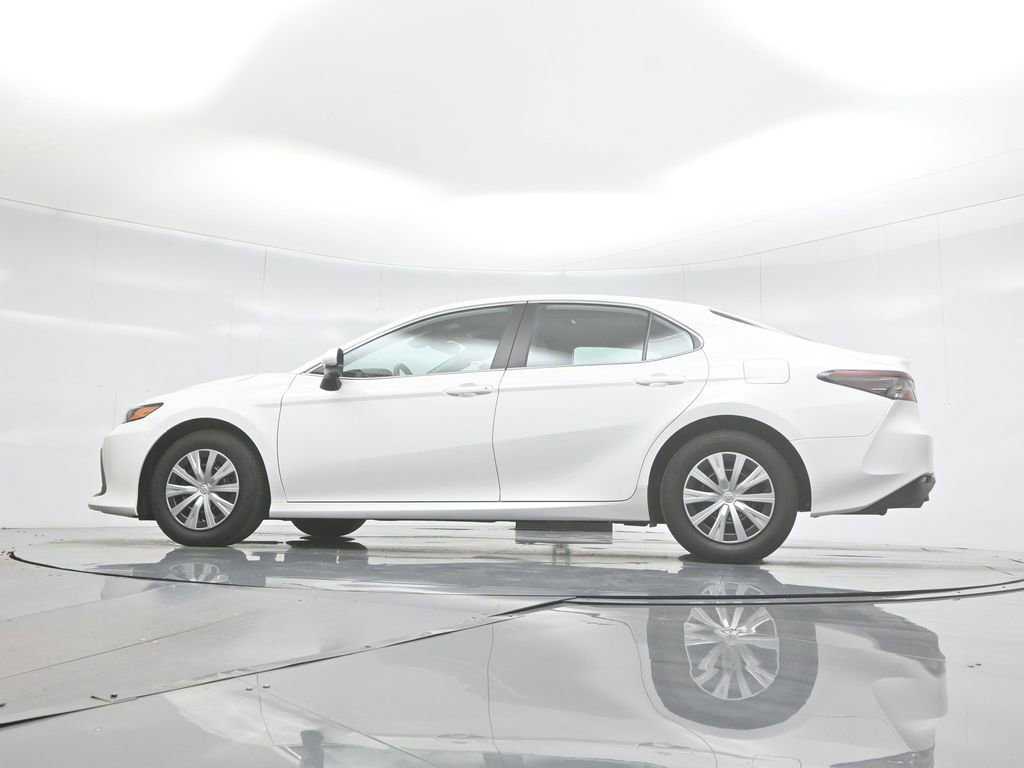 Used 2023 Toyota Camry LE image 24
