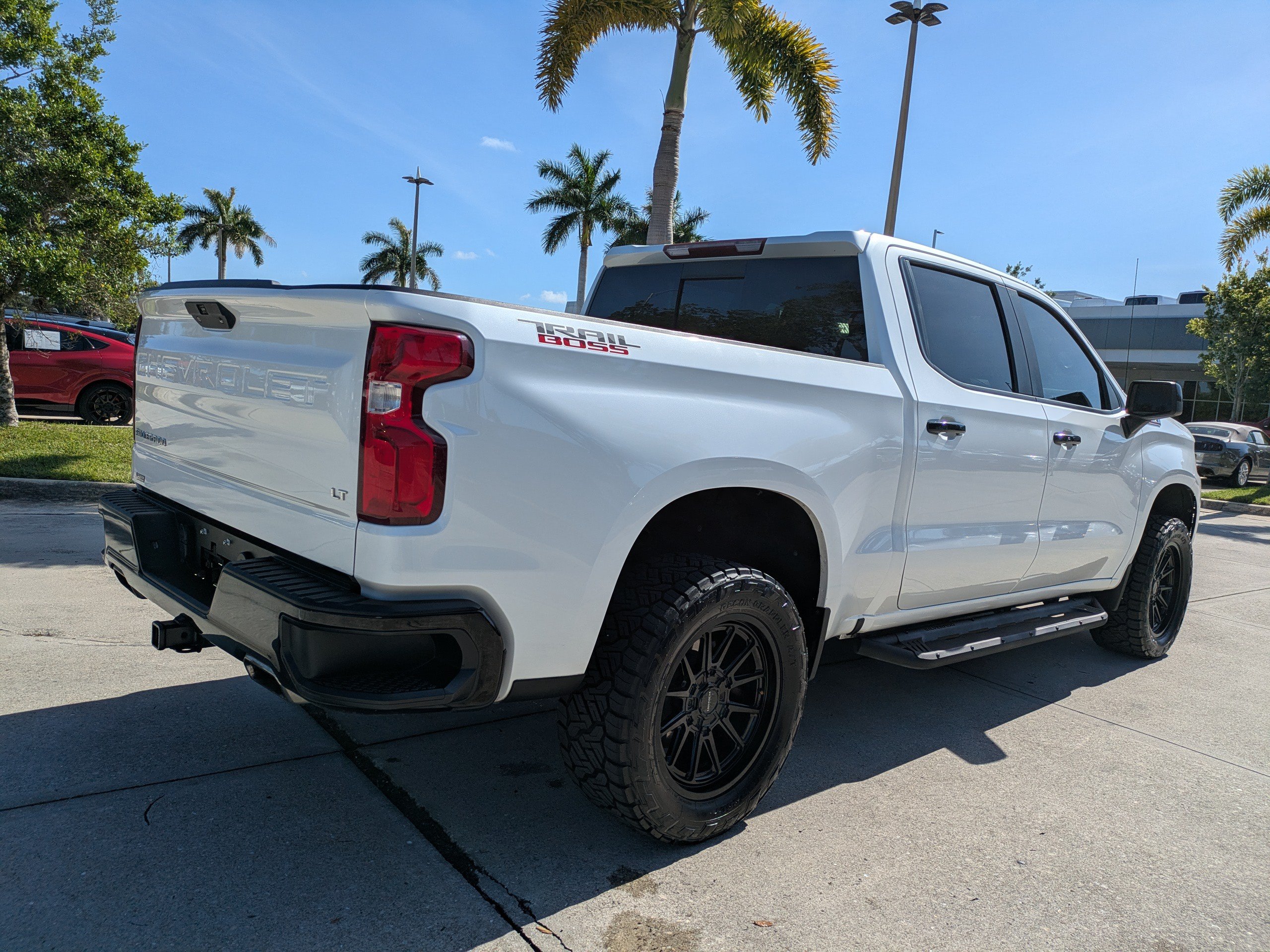 Used 2021 Chevrolet Silverado 1500 LT Trail Boss w/ Convenience Package II AWD/4WD image 4