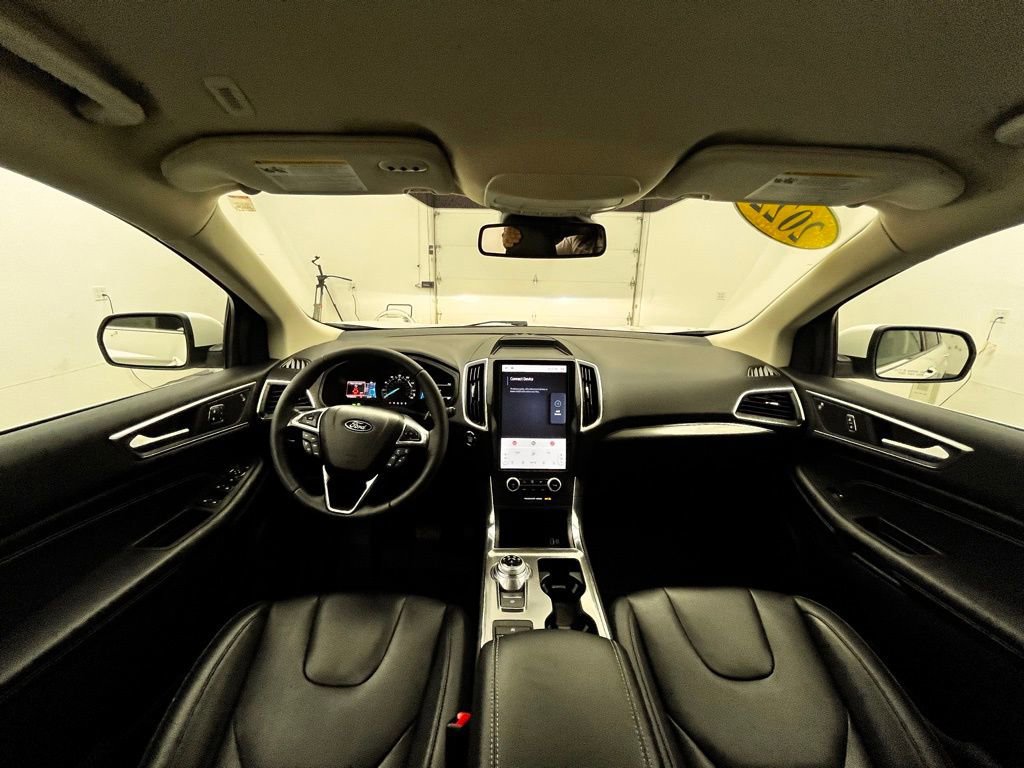Certified 2022 Ford Edge Titanium image 9