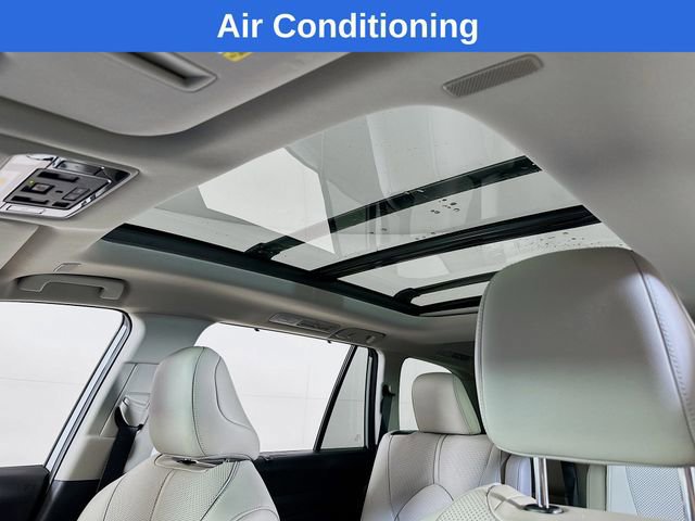 Used 2025 Toyota Grand Highlander AWD image 10