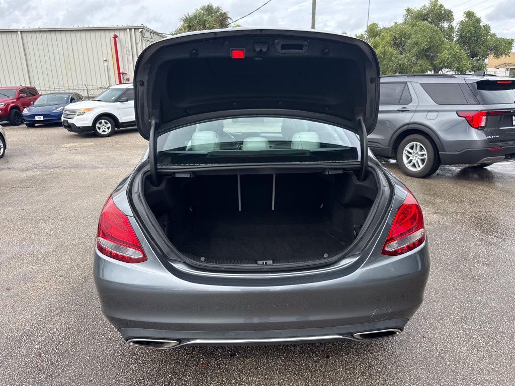 Used 2018 Mercedes-Benz C 300 Sedan image 26