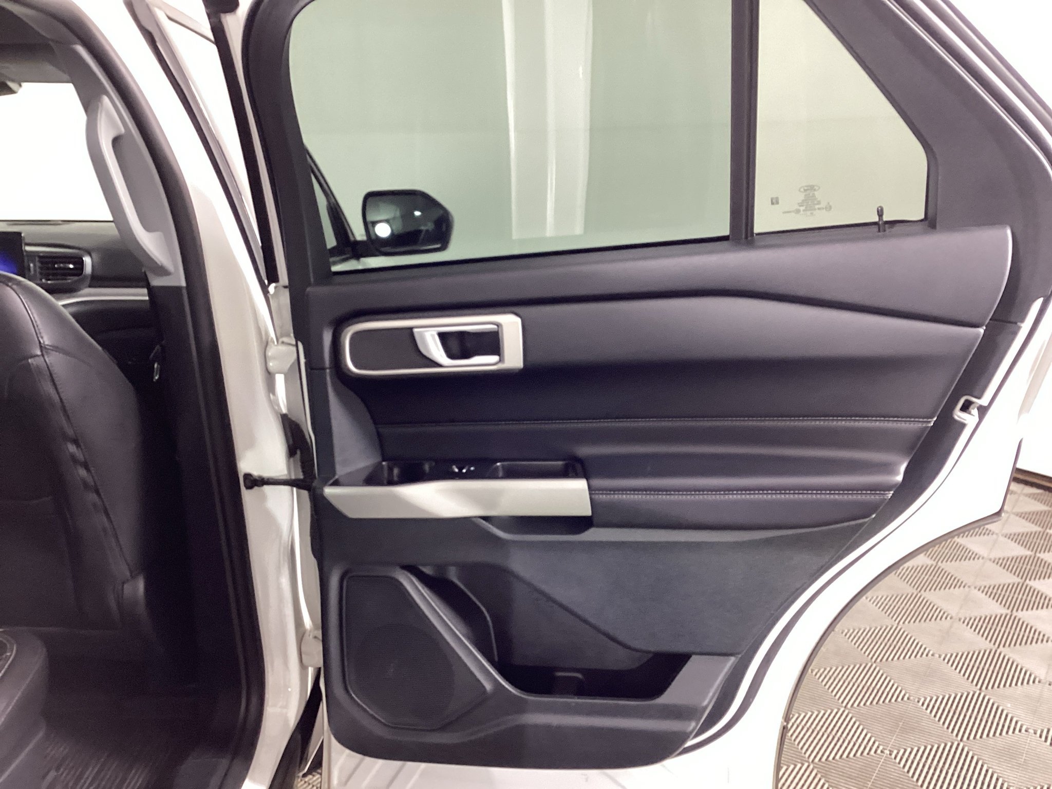 Certified 2023 Ford Explorer XLT w/ Equipment Group 202A AWD/4WD image 11