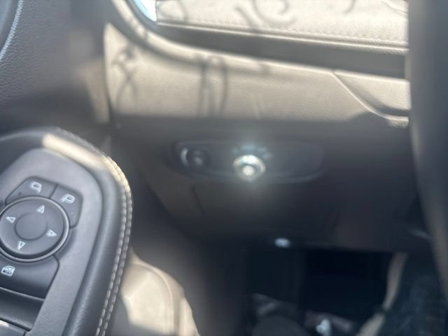 Used 2025 Buick Encore GX Preferred FWD image 25