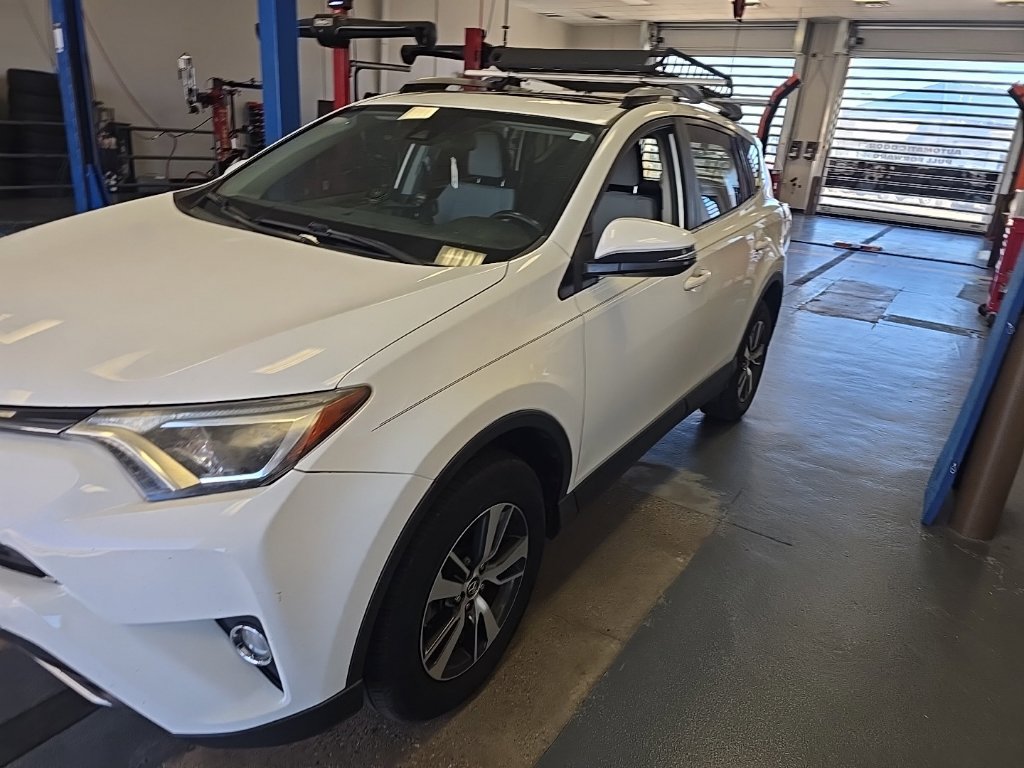 Used 2017 Toyota RAV4 XLE FWD image 2