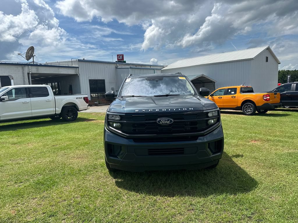 Certified 2025 Ford Expedition Active AWD/4WD video 2