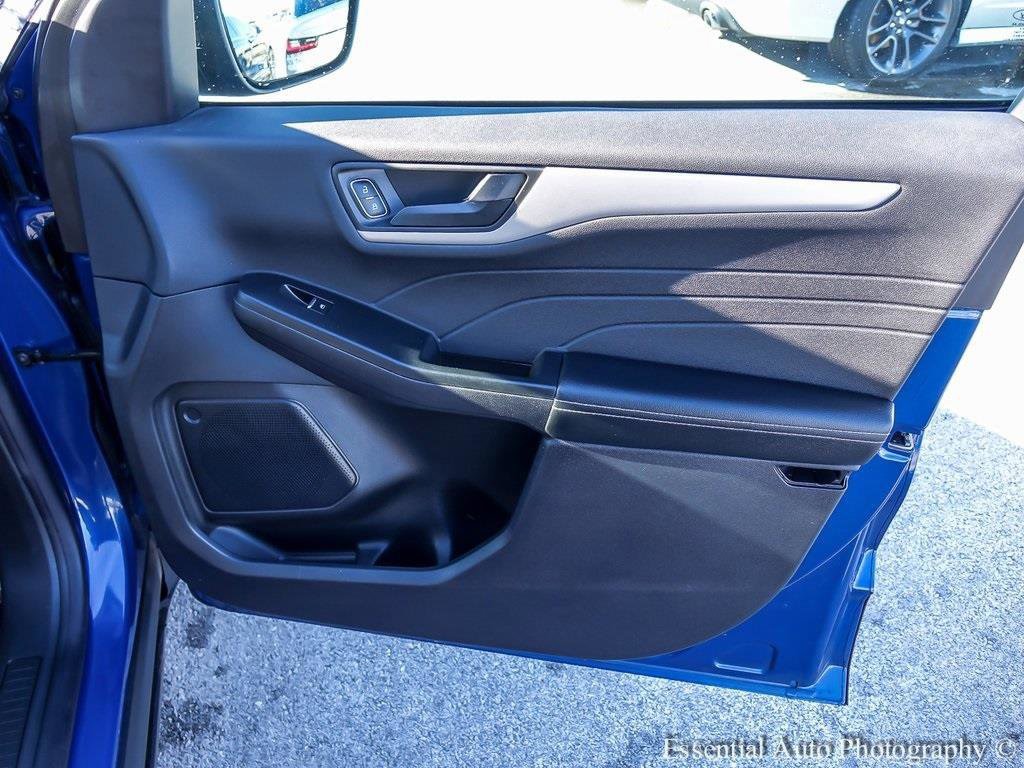 Certified 2022 Ford Escape SE w/ Cold Weather Package image 24