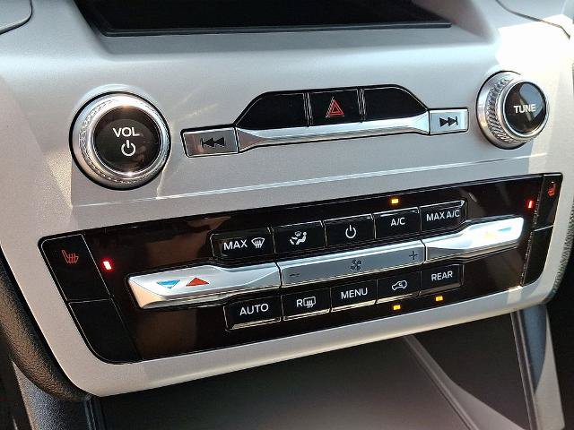 Certified 2024 Ford Explorer XLT AWD/4WD image 16