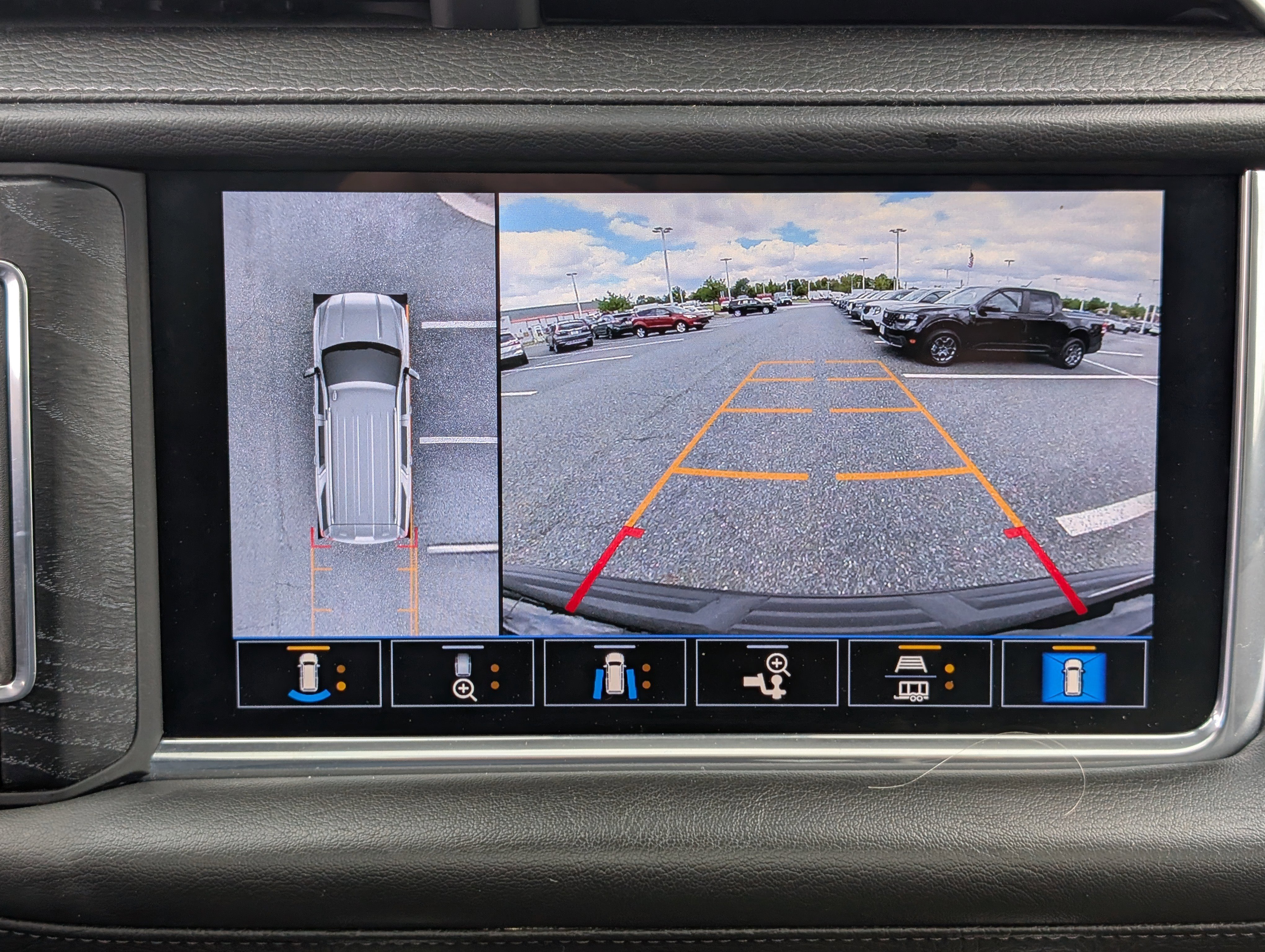 Used 2021 GMC Yukon Denali w/ Denali Premium Package AWD/4WD image 37