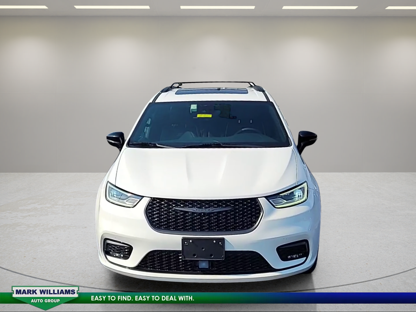 Used 2025 Chrysler Pacifica Limited FWD image 9