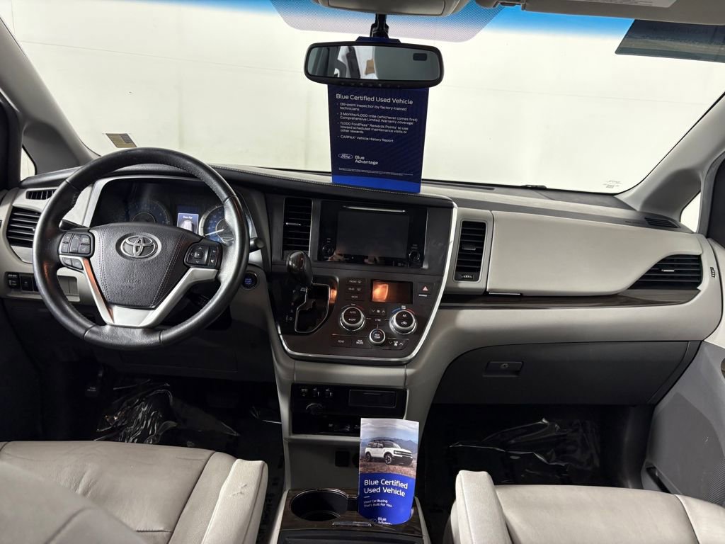 Used 2017 Toyota Sienna AWD image 27