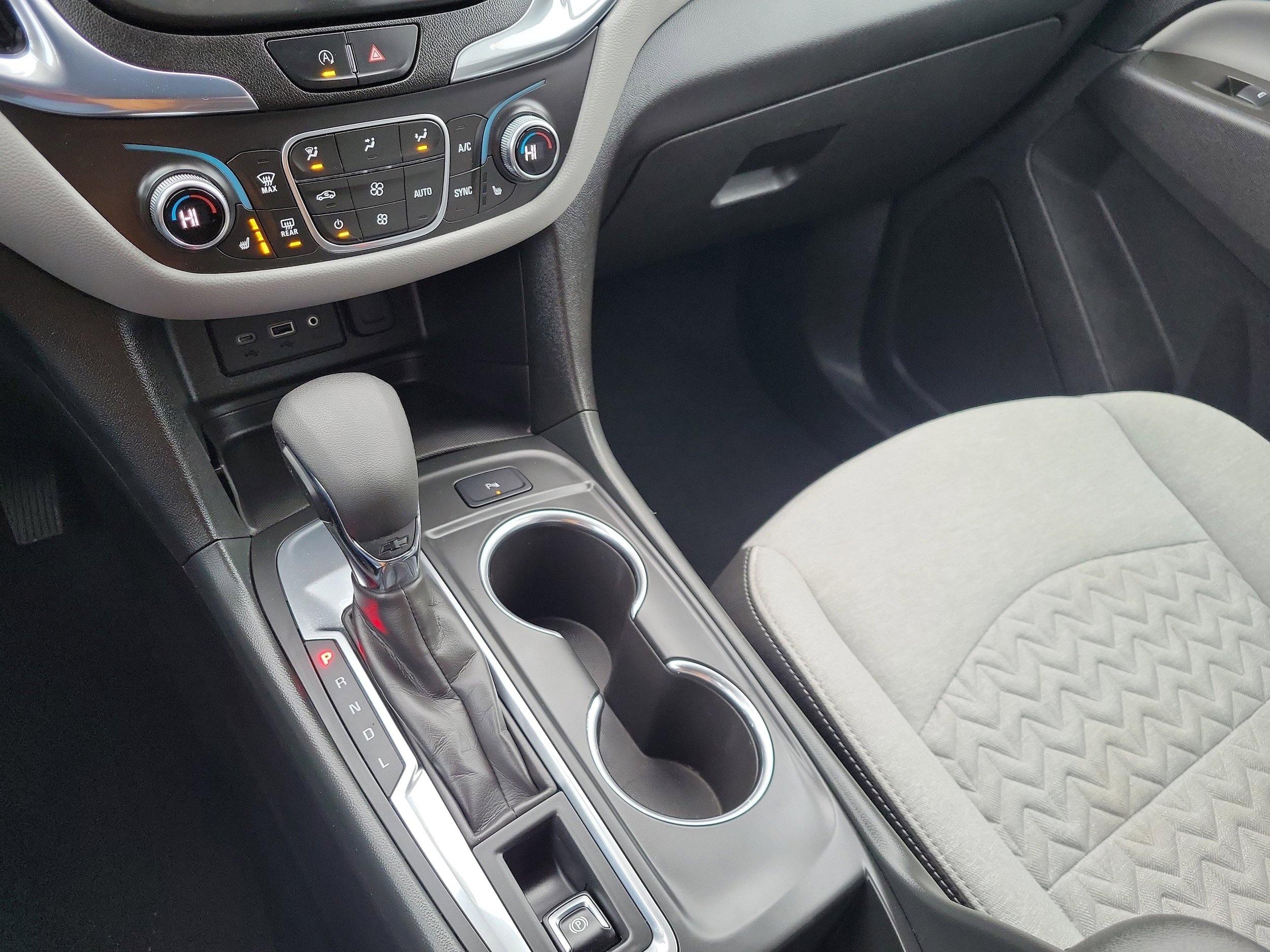 Used 2022 Chevrolet Equinox LT FWD image 32