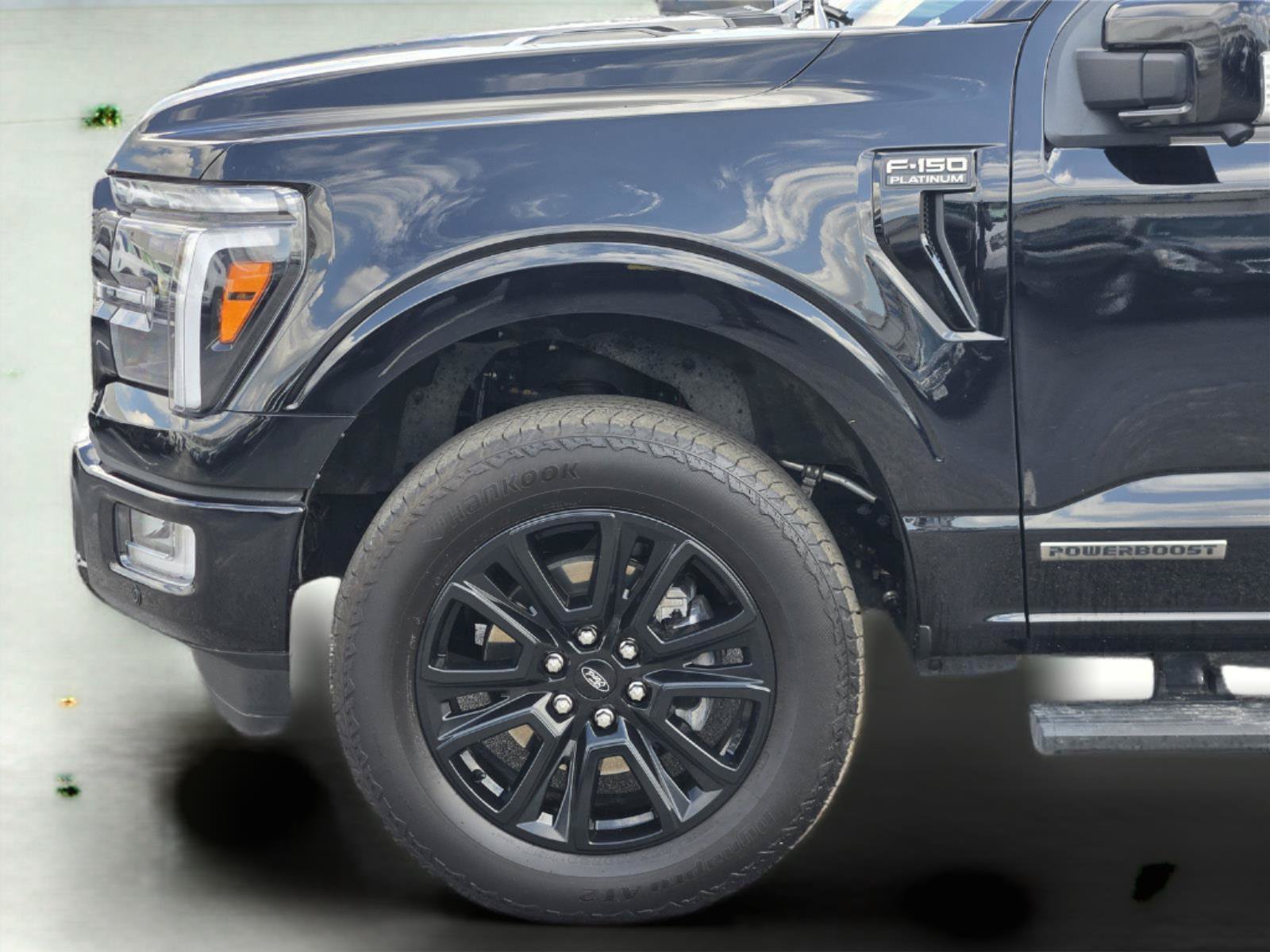 Certified 2025 Ford F150 Platinum w/ FX4 Off-Road Package AWD/4WD image 9