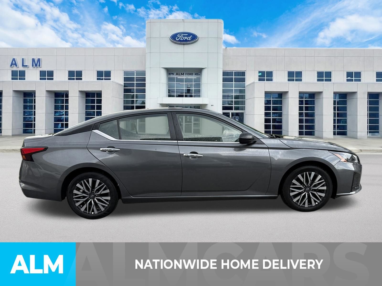 Used 2025 Nissan Altima 2.5 SV FWD image 4