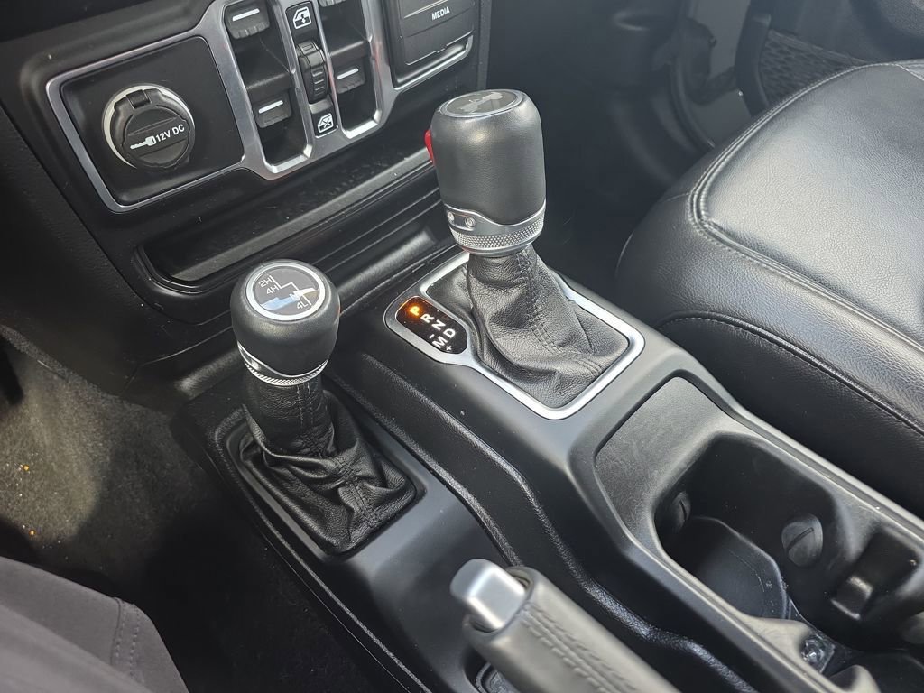 Used 2021 Jeep Wrangler Unlimited Sahara AWD/4WD image 36
