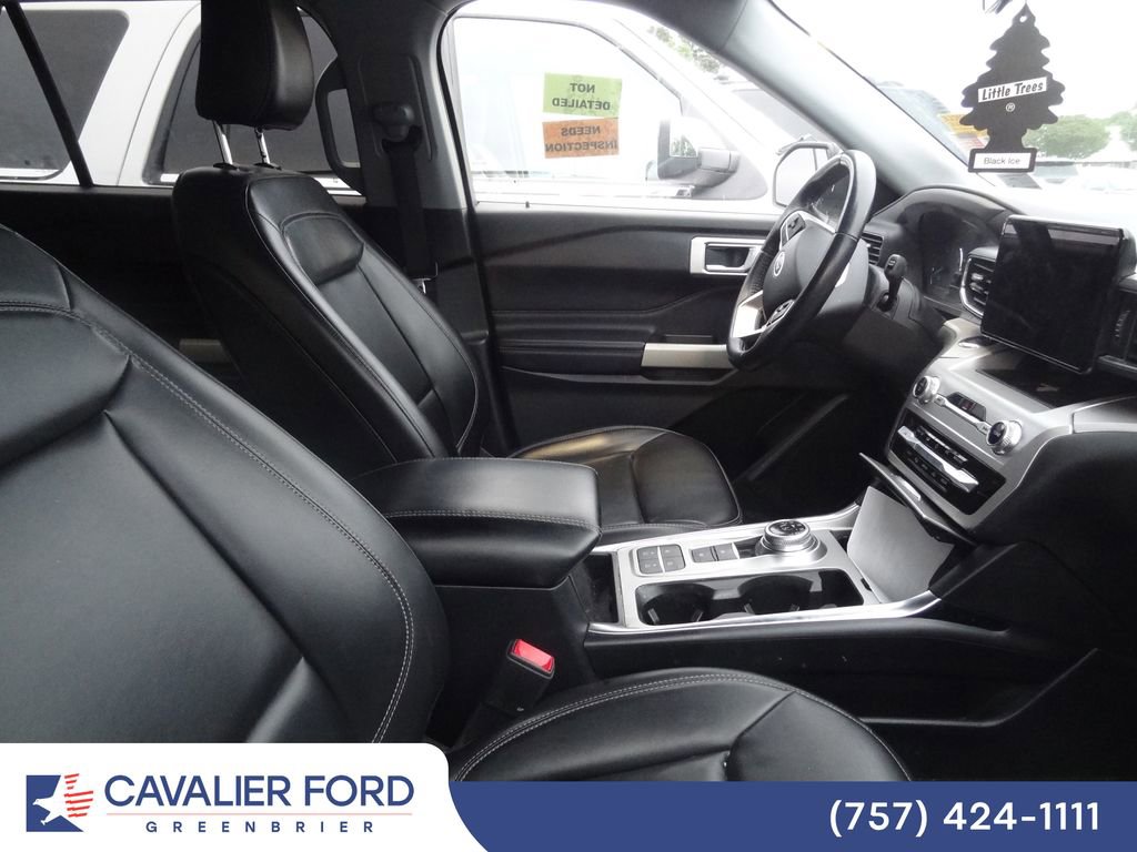 Certified 2021 Ford Explorer XLT w/ Equipment Group 202A RWD image 9