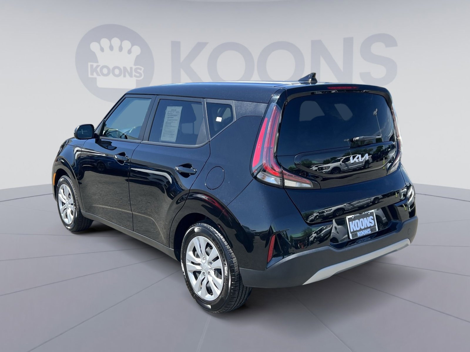 Used 2025 Kia Soul LX FWD image 8