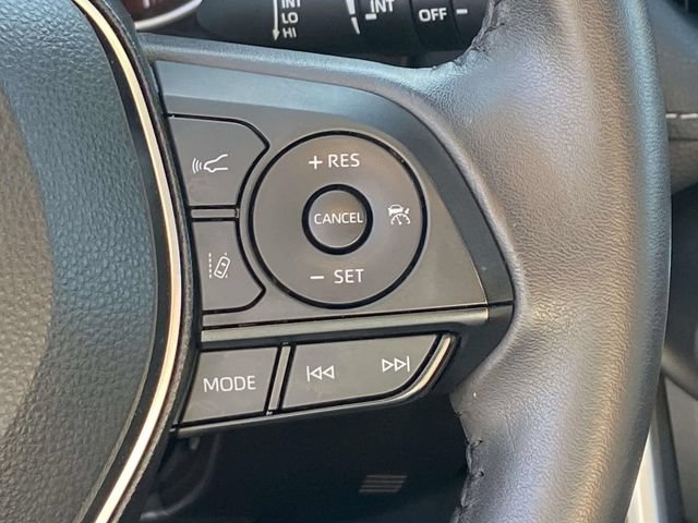 Used 2025 Toyota RAV4 XLE Premium FWD image 21
