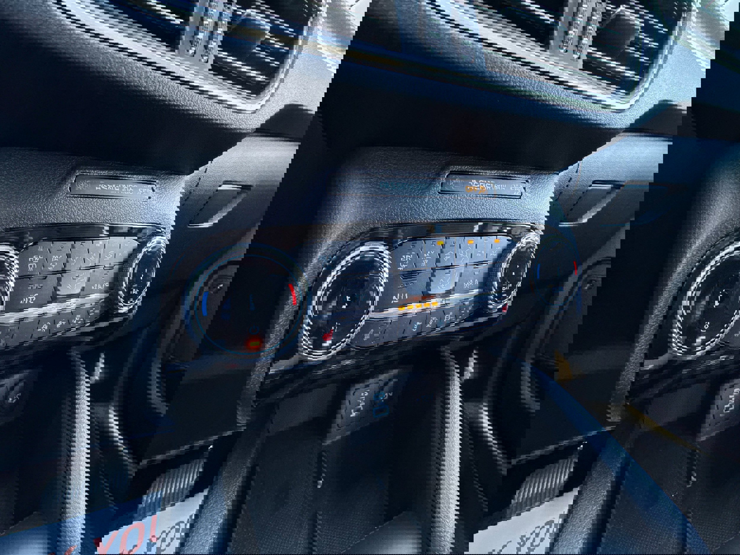 Certified 2022 Ford Escape Titanium w/ Titanium Elite Package image 20