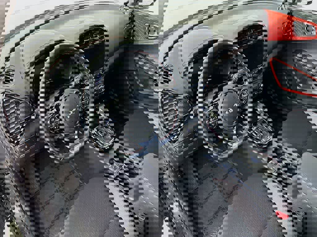 Used 2023 Kia Soul GT-Line w/ GT-Line Technology Package image 9