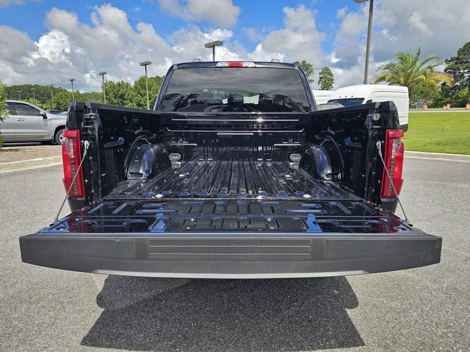 Certified 2025 Ford F150 STX w/ LOBO Package AWD/4WD image 13