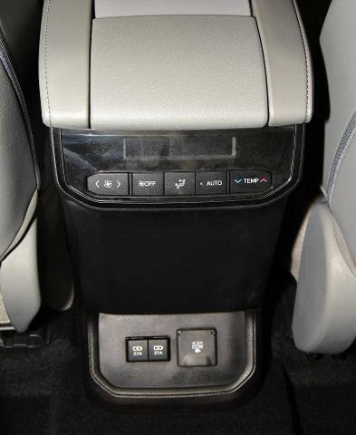 Used 2021 Toyota Highlander Limited image 36