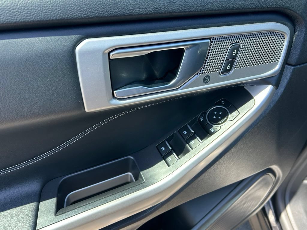 Certified 2023 Ford Explorer Limited AWD/4WD image 15