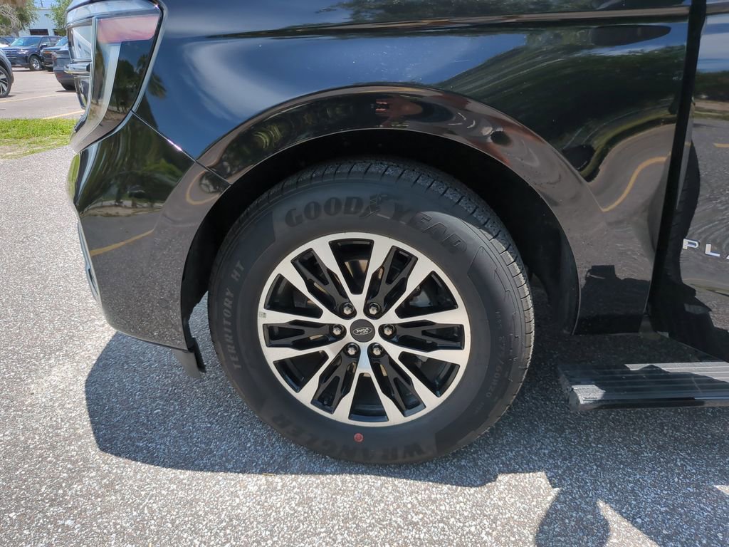 Certified 2025 Ford Expedition Platinum AWD/4WD image 38