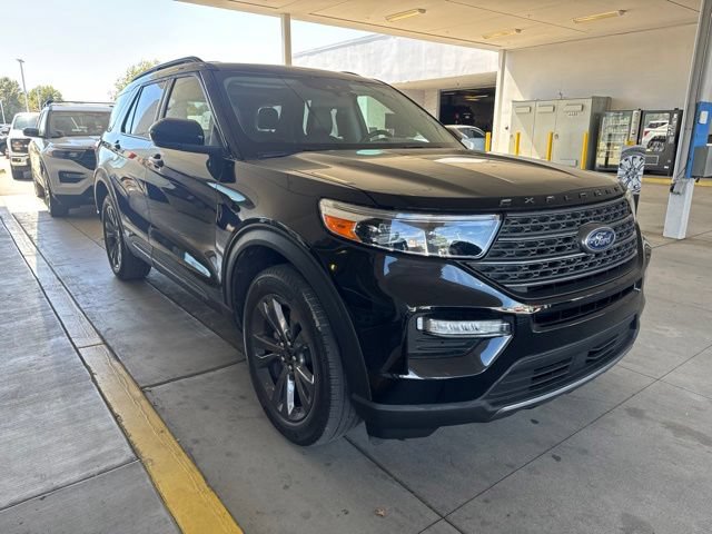 Certified 2023 Ford Explorer XLT w/ Equipment Group 202A AWD/4WD image 4