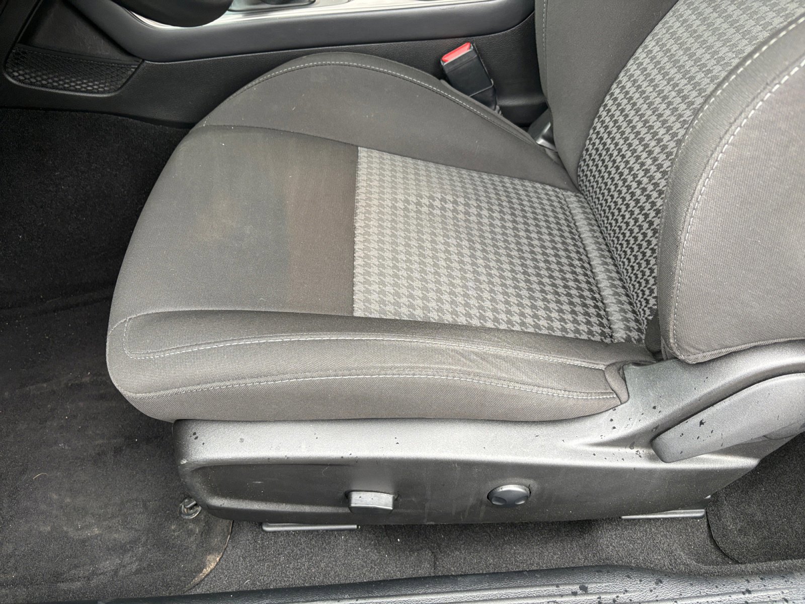 Used 2023 Dodge Challenger R/T w/ Blacktop Package image 13