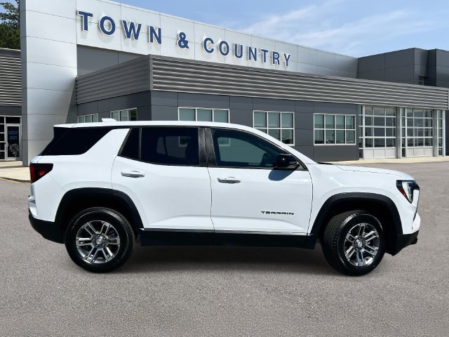 Used 2026 GMC Terrain Elevation FWD image 2