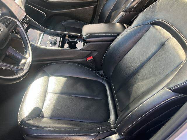 Used 2021 Jeep Grand Cherokee L Limited AWD/4WD image 19