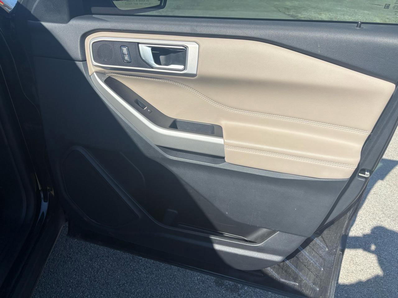 Certified 2022 Ford Explorer XLT image 40