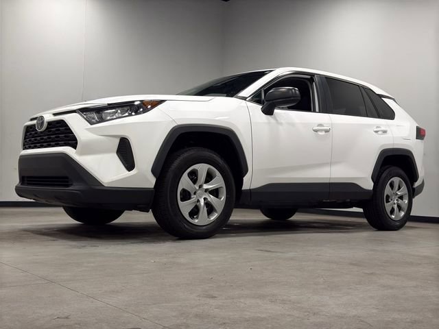 Used 2022 Toyota RAV4 LE FWD image 5