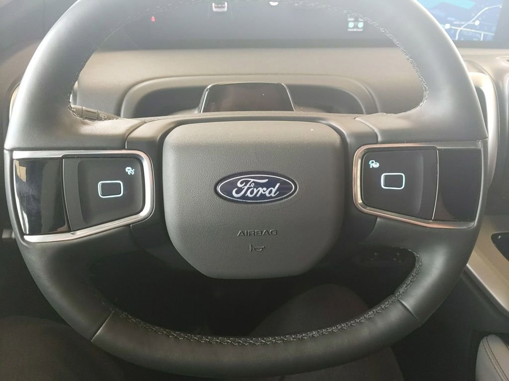 Certified 2025 Ford Expedition Active RWD image 18